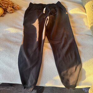 Lululemon black pants